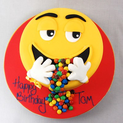 Smiley face cake for... - Cake Addicts by Vaidehi Shah | Facebook